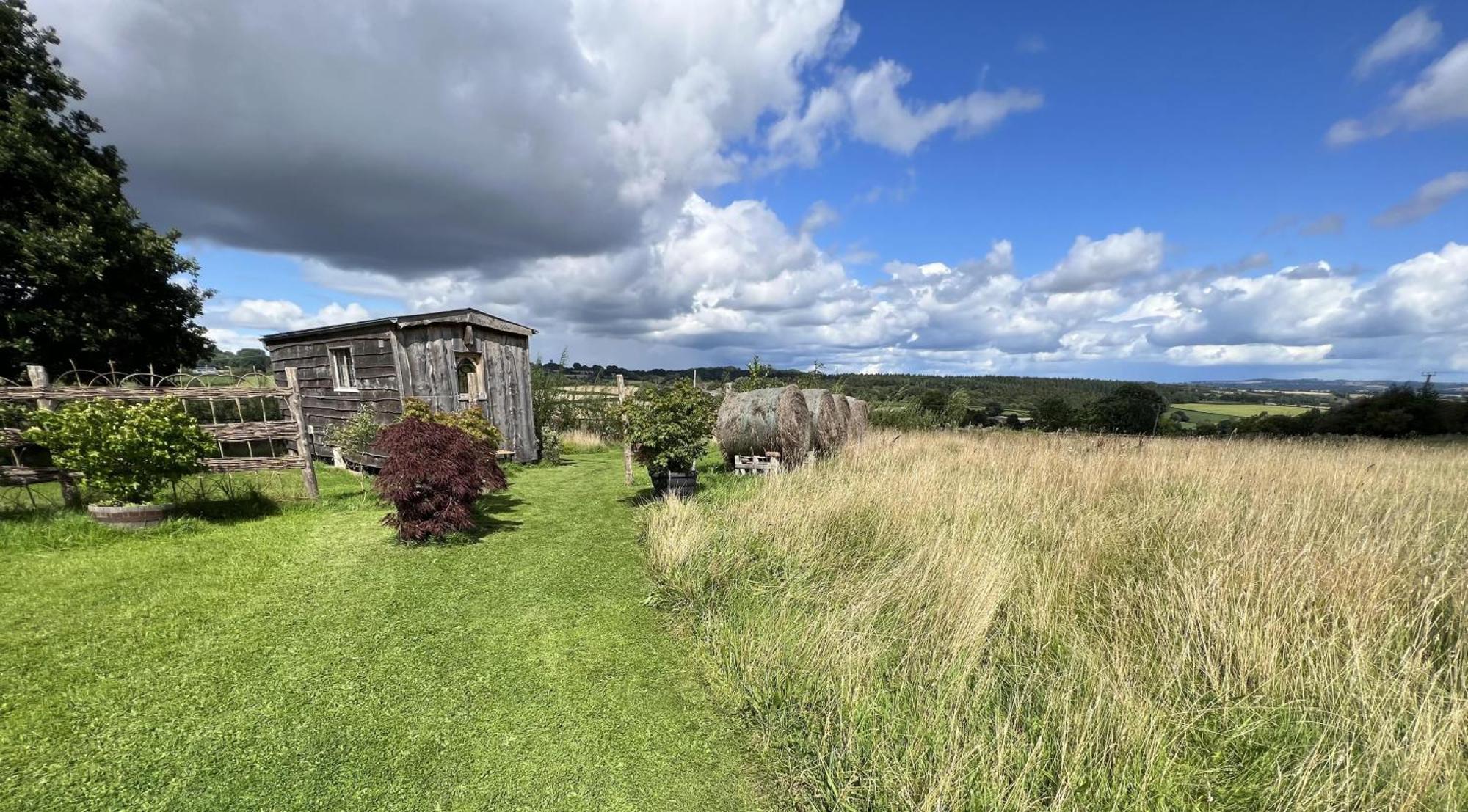 Luxury Shepherd'S Hut Style Cabin With Views Villa เฮริฟอร์ด ภายนอก รูปภาพ